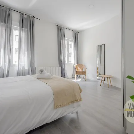 Descubre Madrid Para 5, Al Pie De Gran Via E2-2